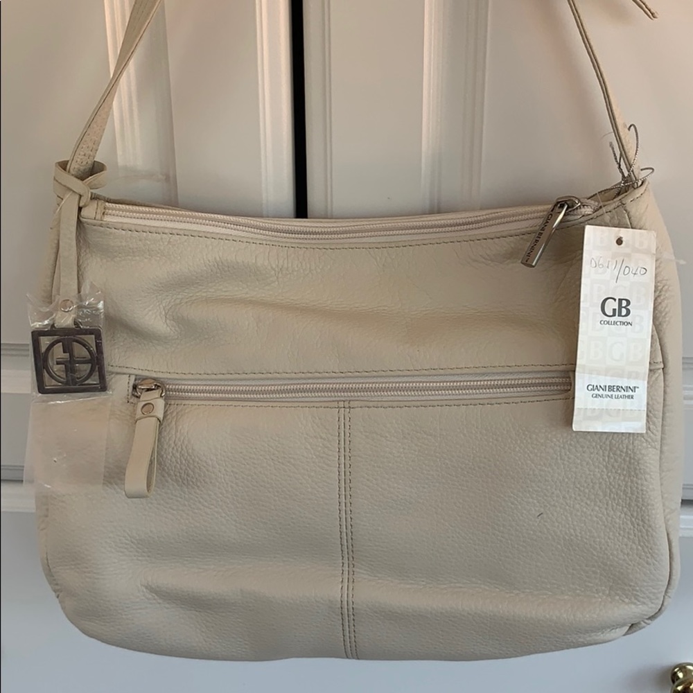 NWT Giani Bernini Nude Genuine Leather Purse